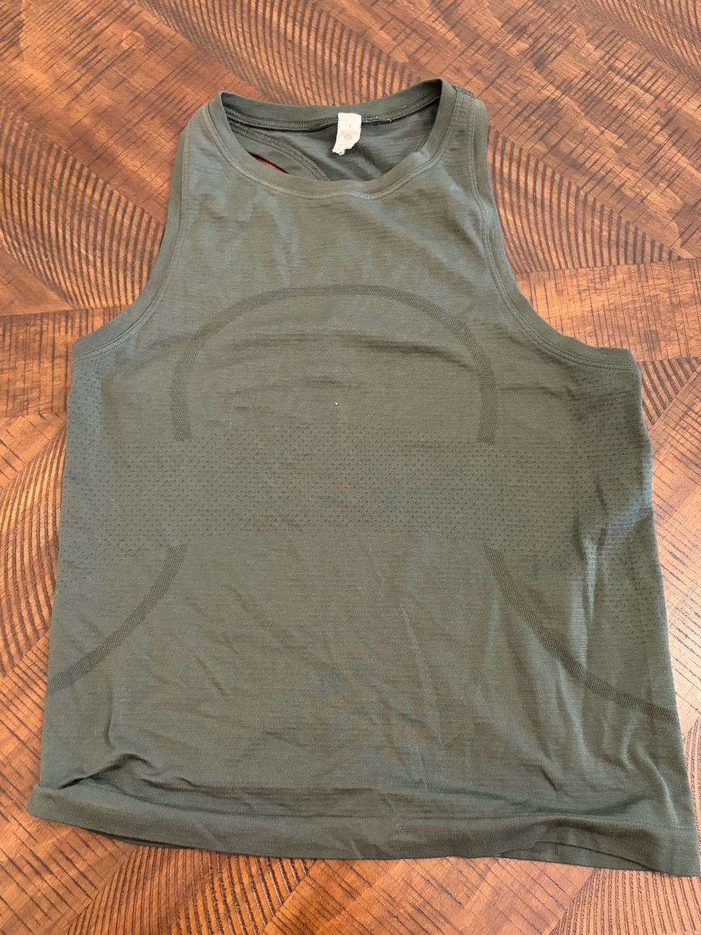 LULU Women’s Performance Tank Top - Olive Green